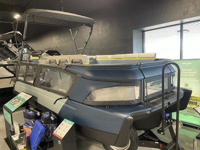 2025 Sea-Doo Switch Cruise Limited 21 - 230 hp Painted — front three-quarter view