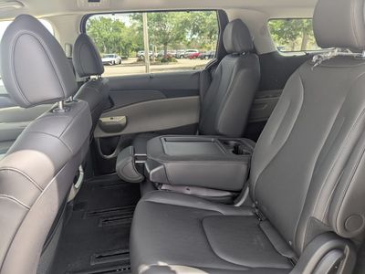 2026 Kia Carnival Hybrid — photo 16 view