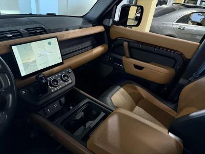 2023 Land Rover Defender - Photo 19