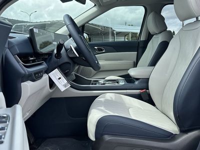 2026 Kia Carnival Hybrid — photo 15 view