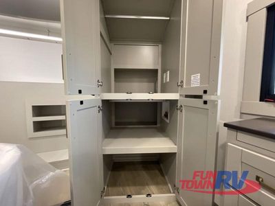 2026 Brinkley Model Z - Photo 41