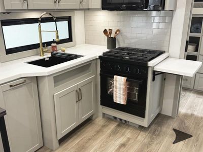 2026 Brinkley Model Z — photo 9 view