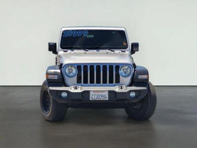 2020 Jeep GLADIATOR — side profile view