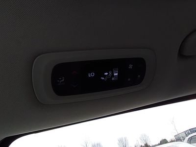 2024 Chrysler Pacifica — photo 21 view