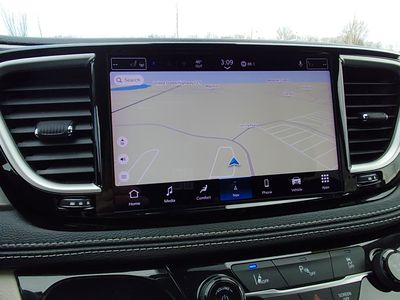 2024 Chrysler Pacifica — photo 17 view