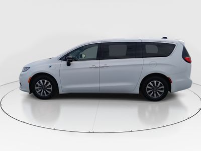 2024 Chrysler Pacifica — interior view