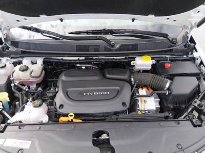 2024 Chrysler Pacifica — photo 9 view