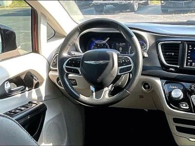 2020 Chrysler Pacifica — detail view