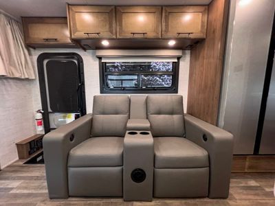 2025 Entegra ESTEEM XL - Photo 9