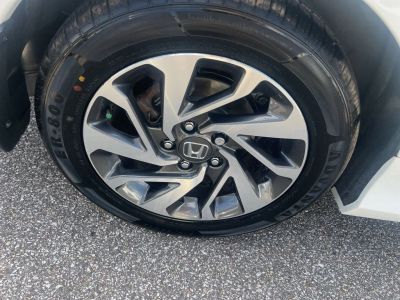 2017 Honda Civic — photo 10 view