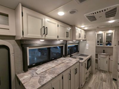 2022 Thor Motor Coach Compass RUV — photo 11 view