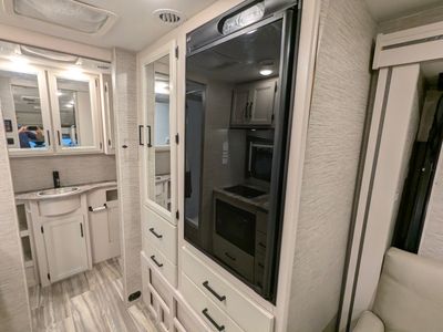 2022 Thor Motor Coach Compass RUV — photo 27 view