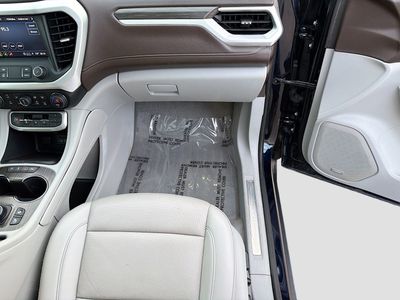 2022 GMC Acadia — photo 17 view