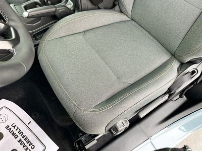 2025 Jeep Wrangler — photo 18 view