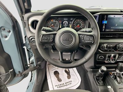 2025 Jeep Wrangler — photo 21 view