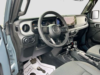 2025 Jeep Wrangler — photo 9 view