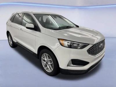 2024 Ford Edge SEL in Oxford White — front three-quarter view