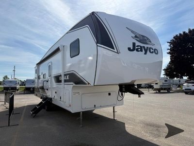 2026 Jayco Eagle SLE — front three-quarter view
