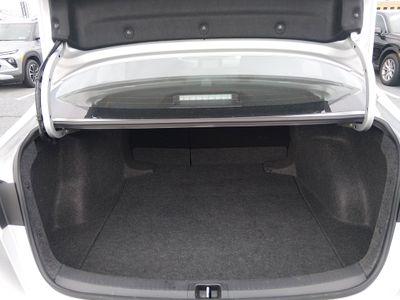2025 Toyota Corolla — photo 11 view