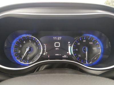 2024 Chrysler Pacifica — photo 14 view
