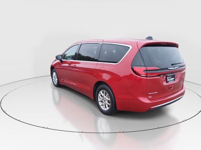 2024 Chrysler Pacifica — detail view