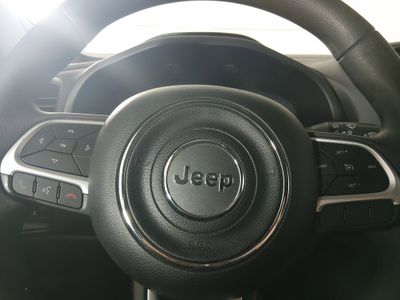 2023 Jeep Renegade - Photo 12