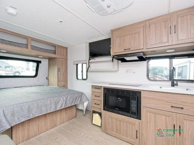 2026 Coachmen Freedom Express Select — photo 10 view