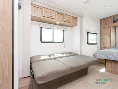 2026 Coachmen Freedom Express Select — photo 18 view
