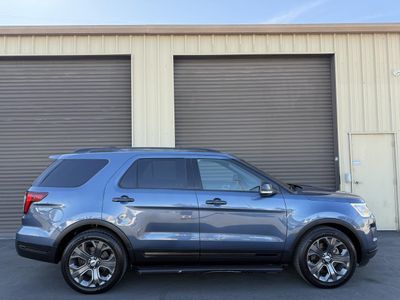 2018 Ford Explorer - Photo 2