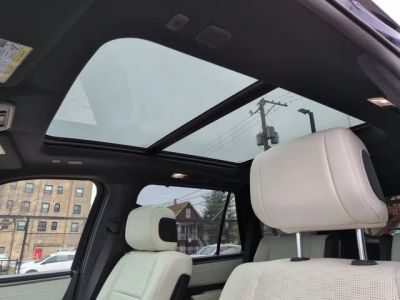 2023 Toyota Sequoia - Photo 9