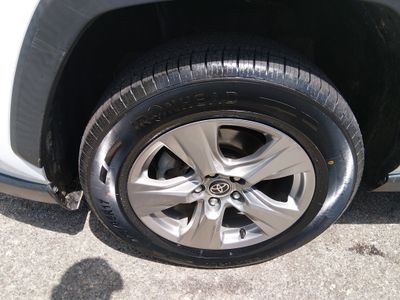2023 Toyota RAV4 — photo 10 view