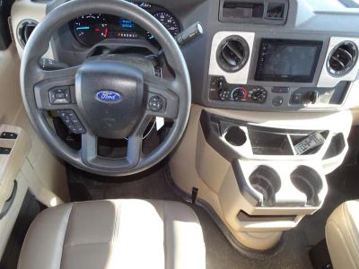 2023 Thor Motor Coach QUANTUM - Photo 2