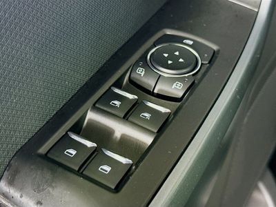 2023 Ford F-150 — photo 17 view