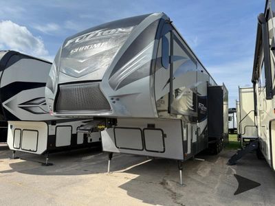 2015 Keystone RV Fuzion — side profile view