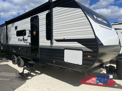 2026 CrossRoads RV Fun Time — rear three-quarter view