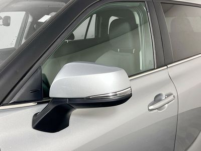 2024 Toyota Highlander — photo 10 view