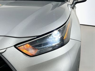 2024 Toyota Highlander — photo 9 view