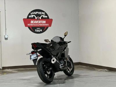2026 Yamaha YZF-R3 - Photo 3