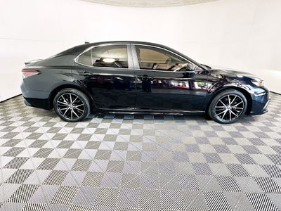 2024 Toyota Camry - Photo 2