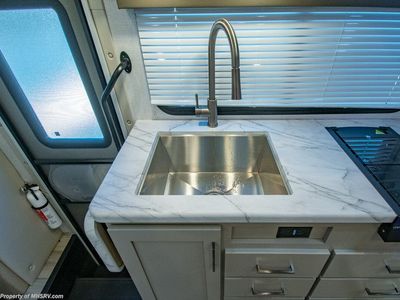 2026 Thor Motor Coach Geneva — photo 16 view