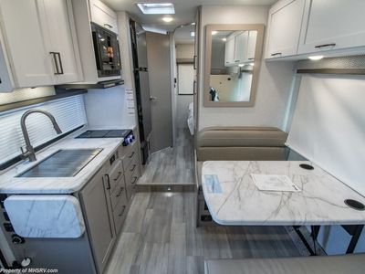2026 Thor Motor Coach Geneva — photo 8 view