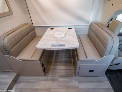 2026 Thor Motor Coach Geneva — photo 10 view