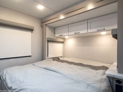2026 Thor Motor Coach Geneva — photo 26 view