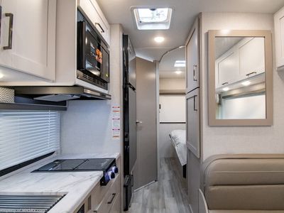 2026 Thor Motor Coach Geneva — photo 12 view