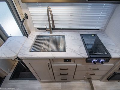 2026 Thor Motor Coach Geneva — photo 15 view