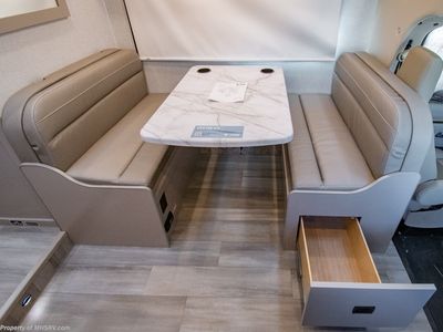 2026 Thor Motor Coach Geneva — photo 11 view