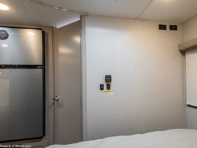 2026 Thor Motor Coach Geneva — photo 27 view