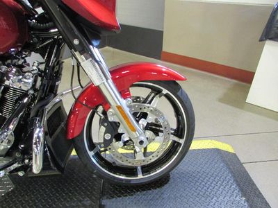 2025 Harley-Davidson FLHX - Street Glide — photo 12 view