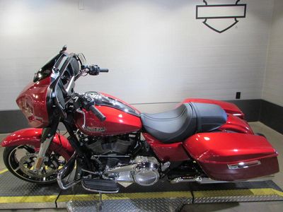 2025 Harley-Davidson FLHX - Street Glide — photo 8 view