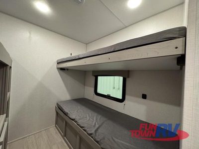 2026 Coachmen RV Clipper 6K Series — photo 33 view